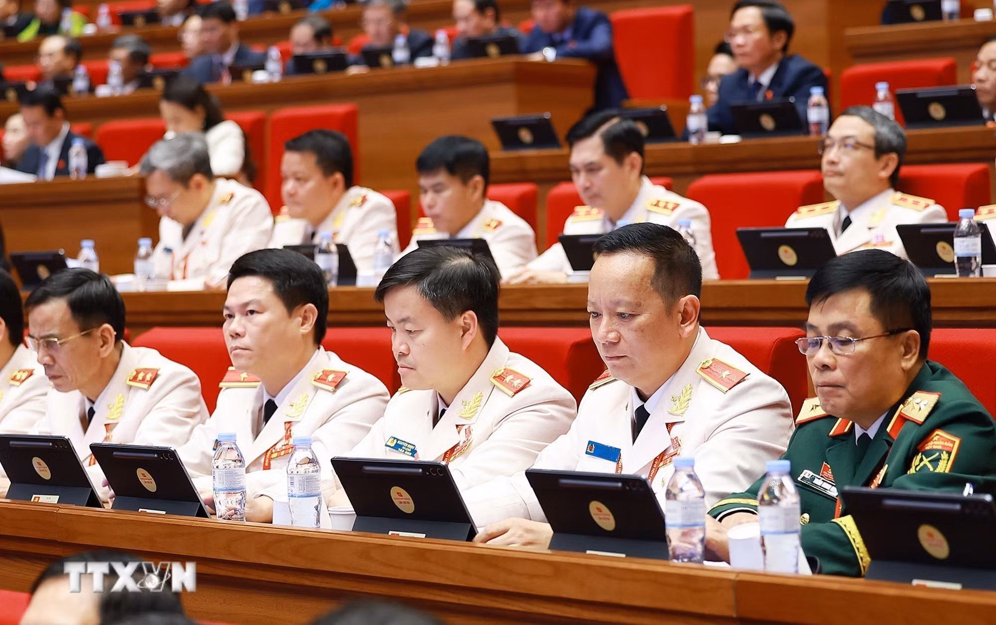 ttxvn-2101-thao-luan-hoi-truong-van-kien-dai-hoi-dang-7.jpg