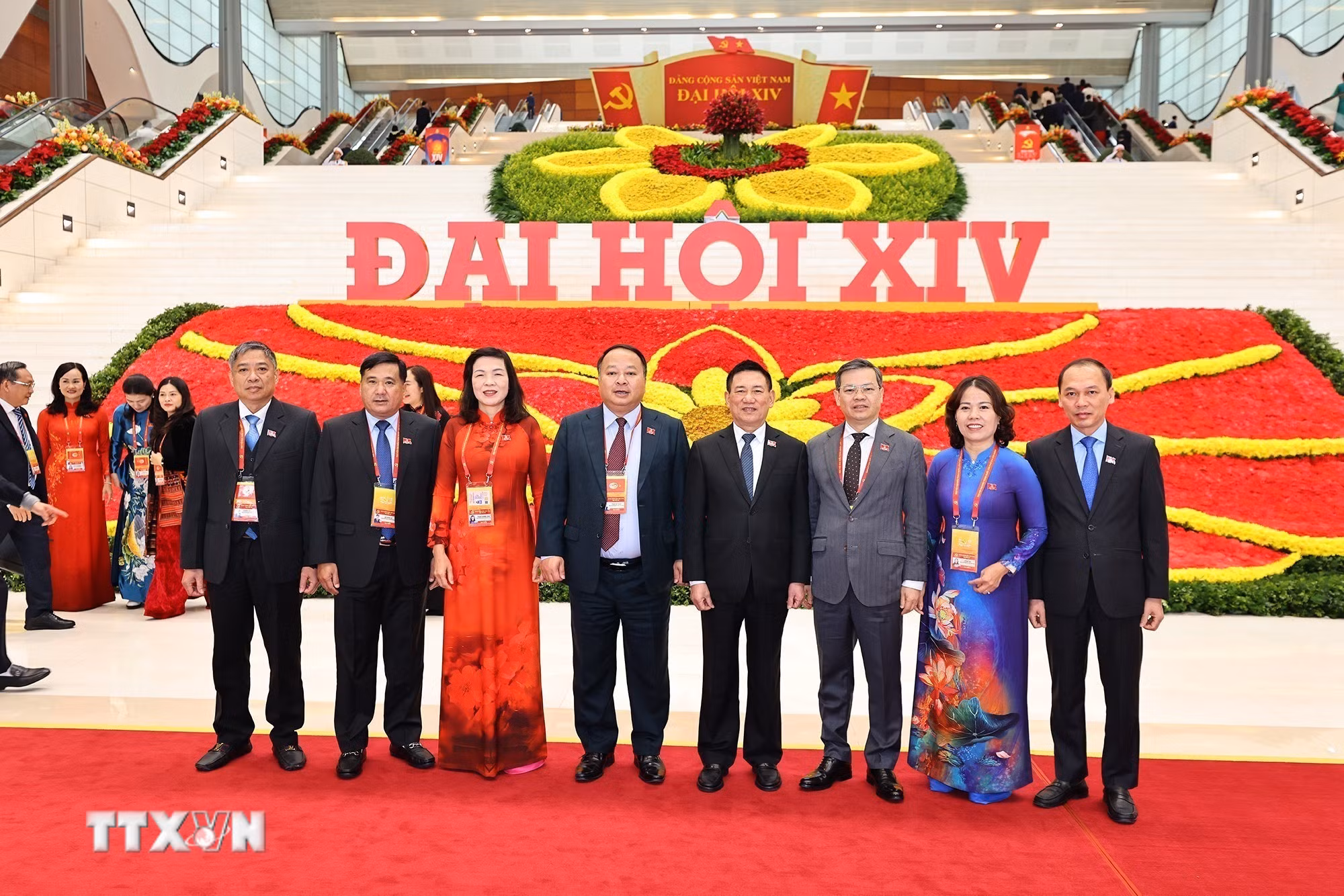 ttxvn-2101-thao-luan-hoi-truong-van-kien-dai-hoi-dang-17.jpg