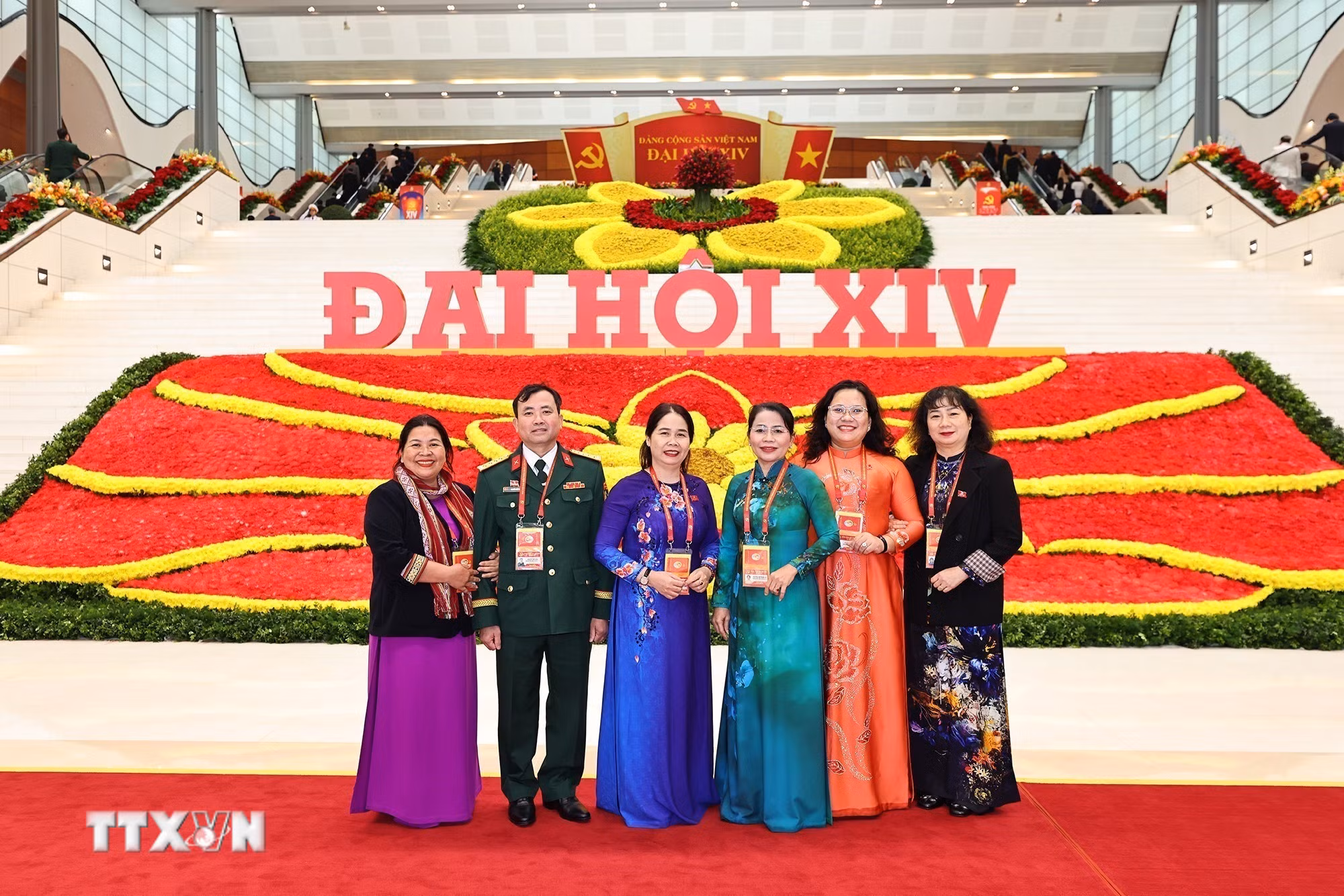 ttxvn-2101-thao-luan-hoi-truong-van-kien-dai-hoi-dang-15.jpg