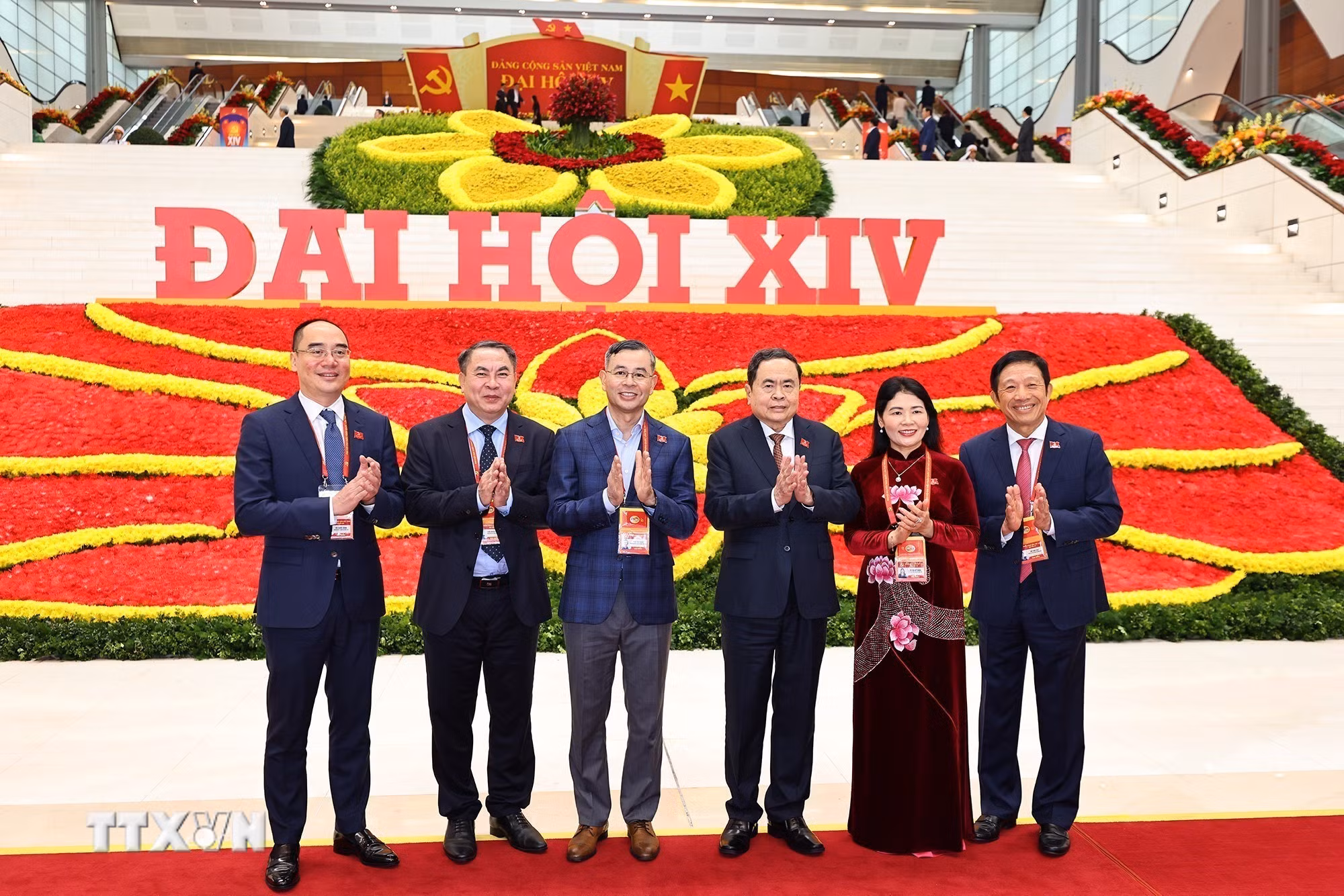 ttxvn-2101-thao-luan-hoi-truong-van-kien-dai-hoi-dang-16.jpg