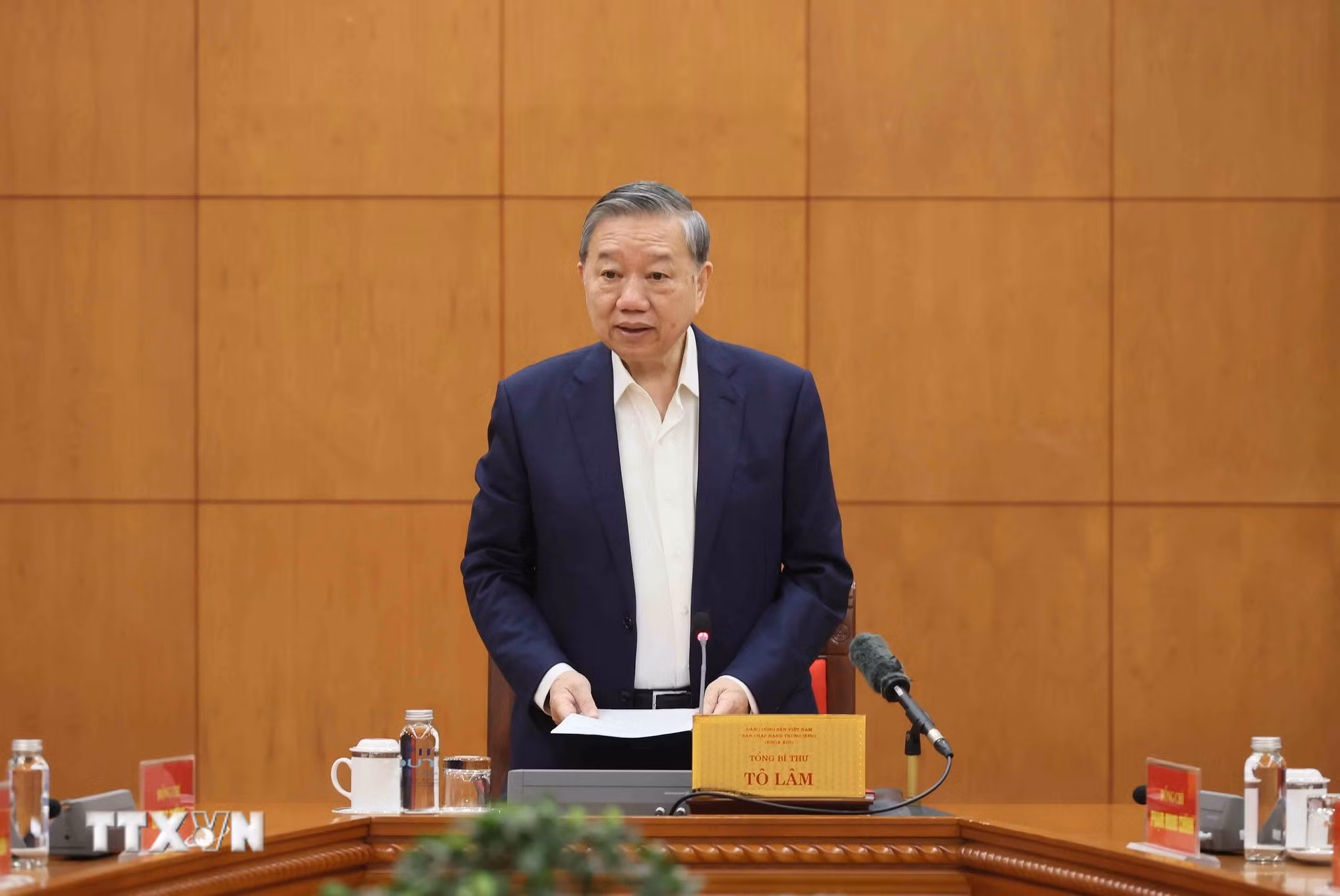 ttxvn-1301-tong-bi-thu-nhan-su-dai-hoi-dang-2.jpg
