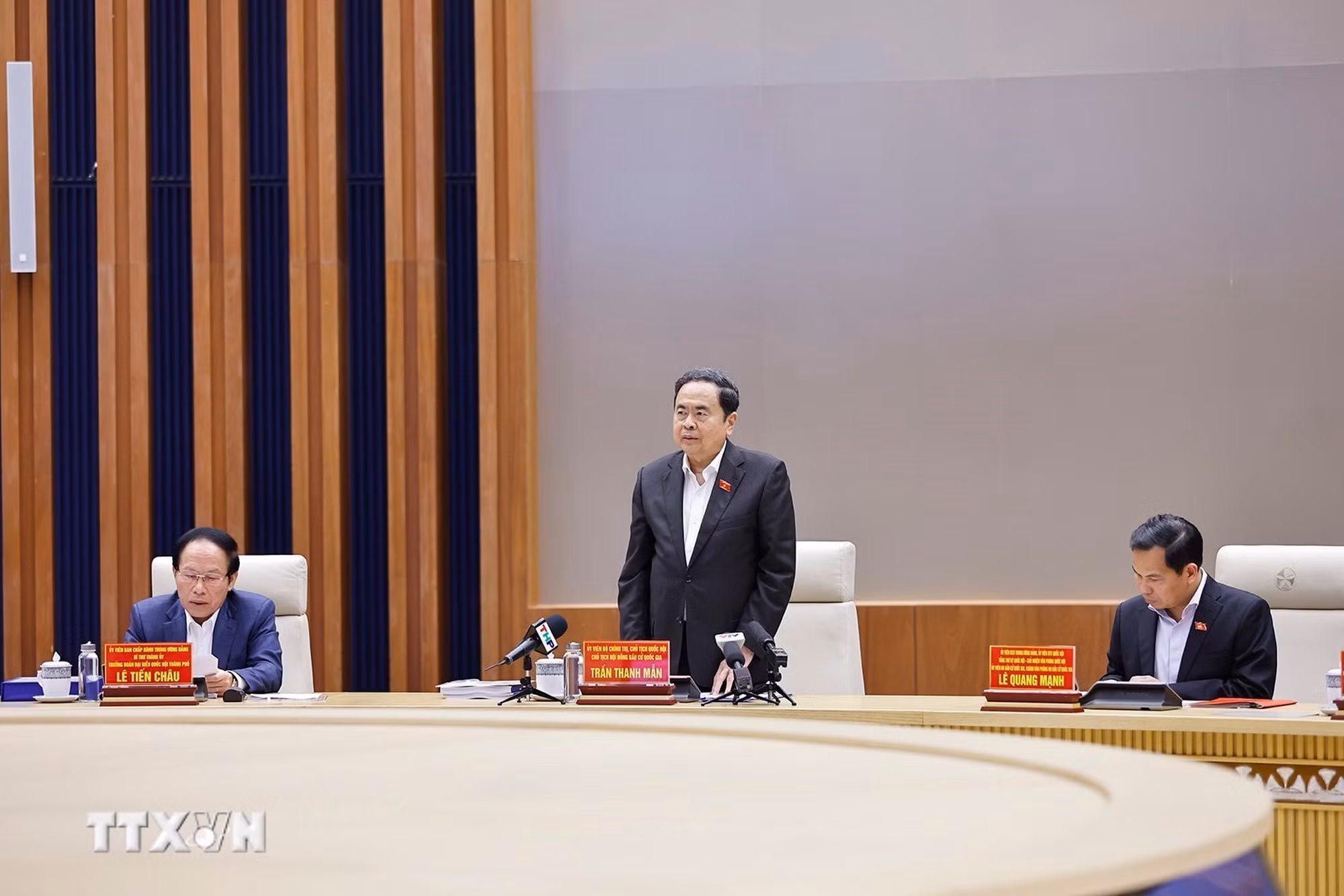 ttxvn-2602-chu-tich-quoc-hoi-uy-ban-bau-cu-hai-phong-6.jpg