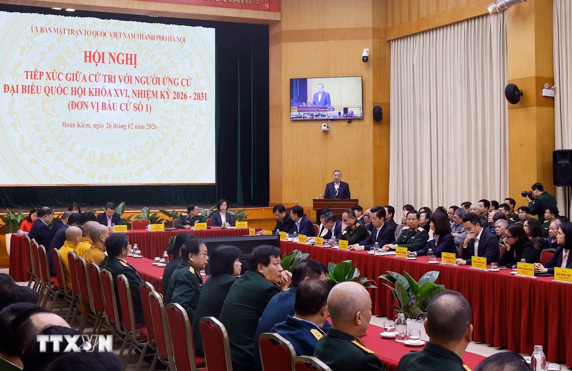 ttxvn-2602-tong-bi-thu-tiep-xuc-cu-tri-ha-noi-ung-cu-dai-bieu-quoc-hoi-5.jpg