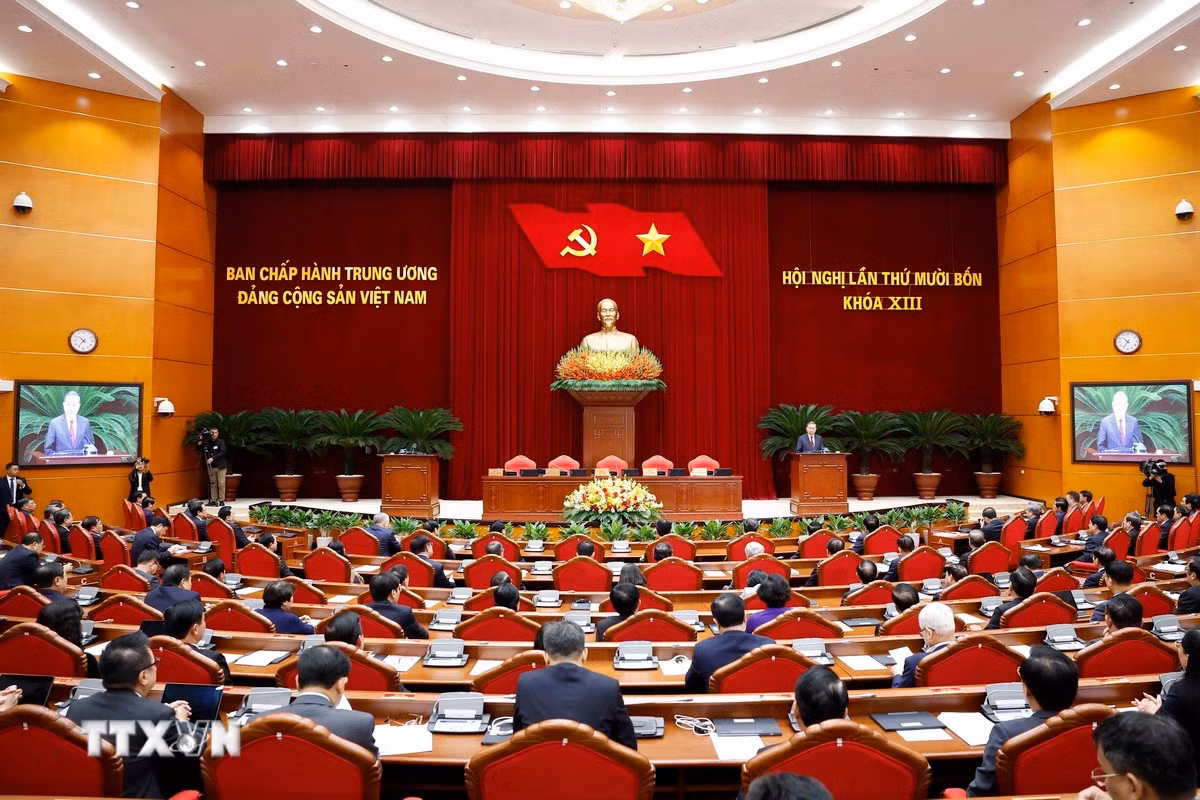ttxvn-0611-be-mac-hoi-nghi-trung-uong-2.jpg