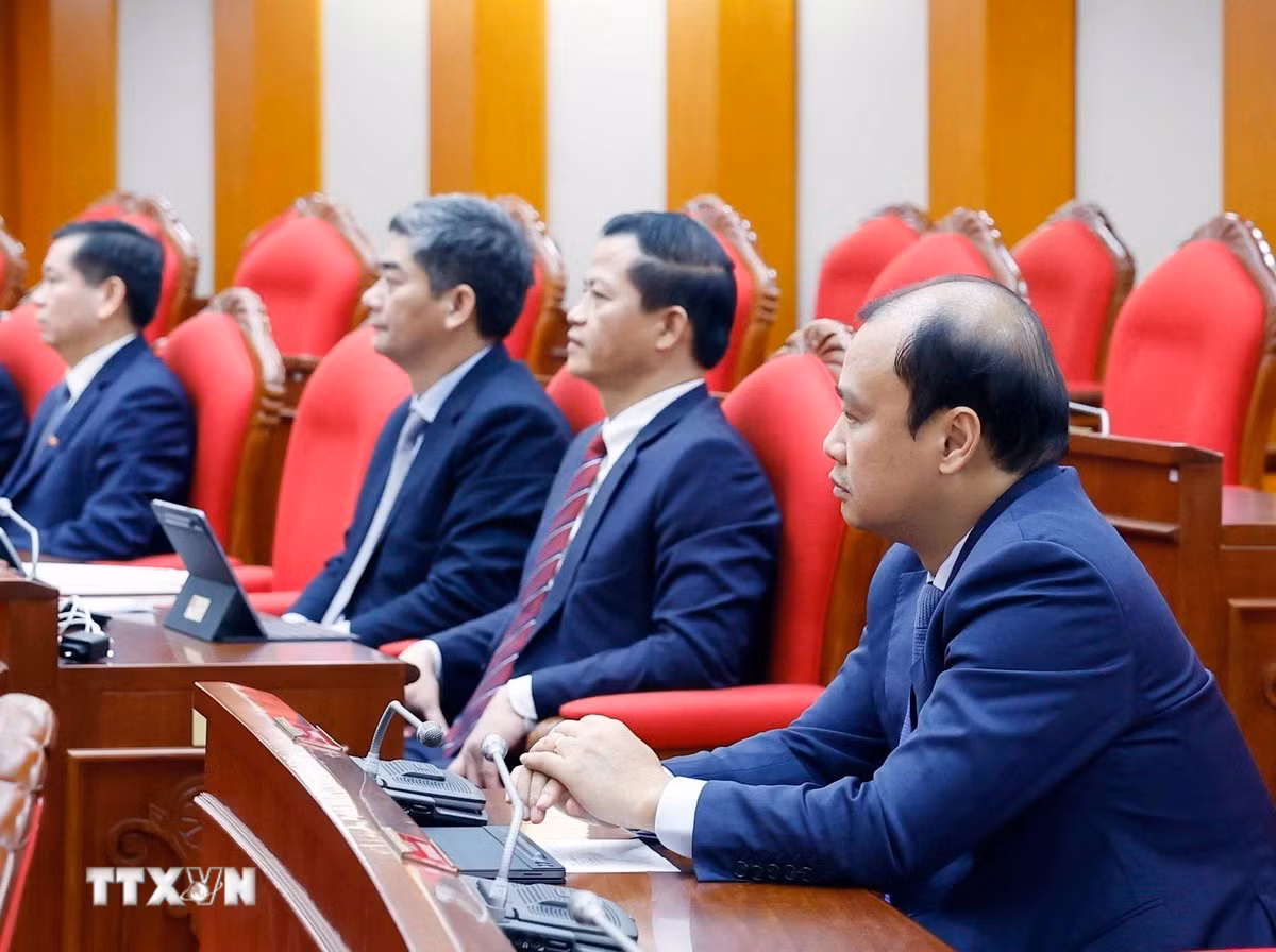 ttxvn-0611-be-mac-hoi-nghi-trung-uong-10.jpg