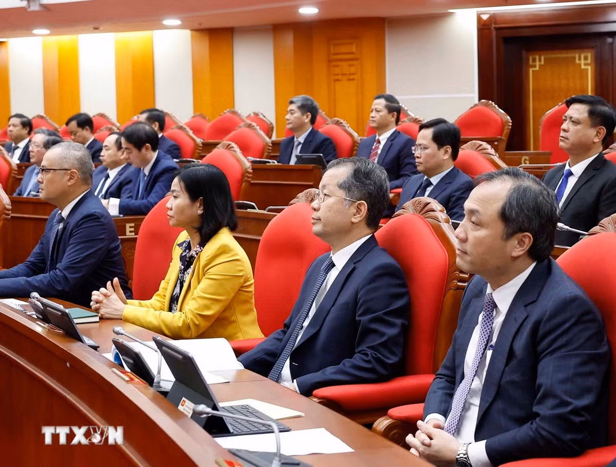 ttxvn-0611-be-mac-hoi-nghi-trung-uong-11.jpg