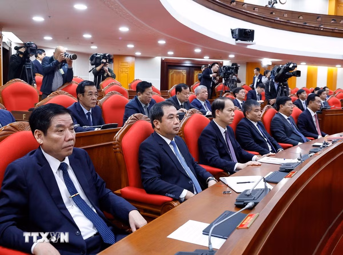 ttxvn-0611-be-mac-hoi-nghi-trung-uong-14.jpg
