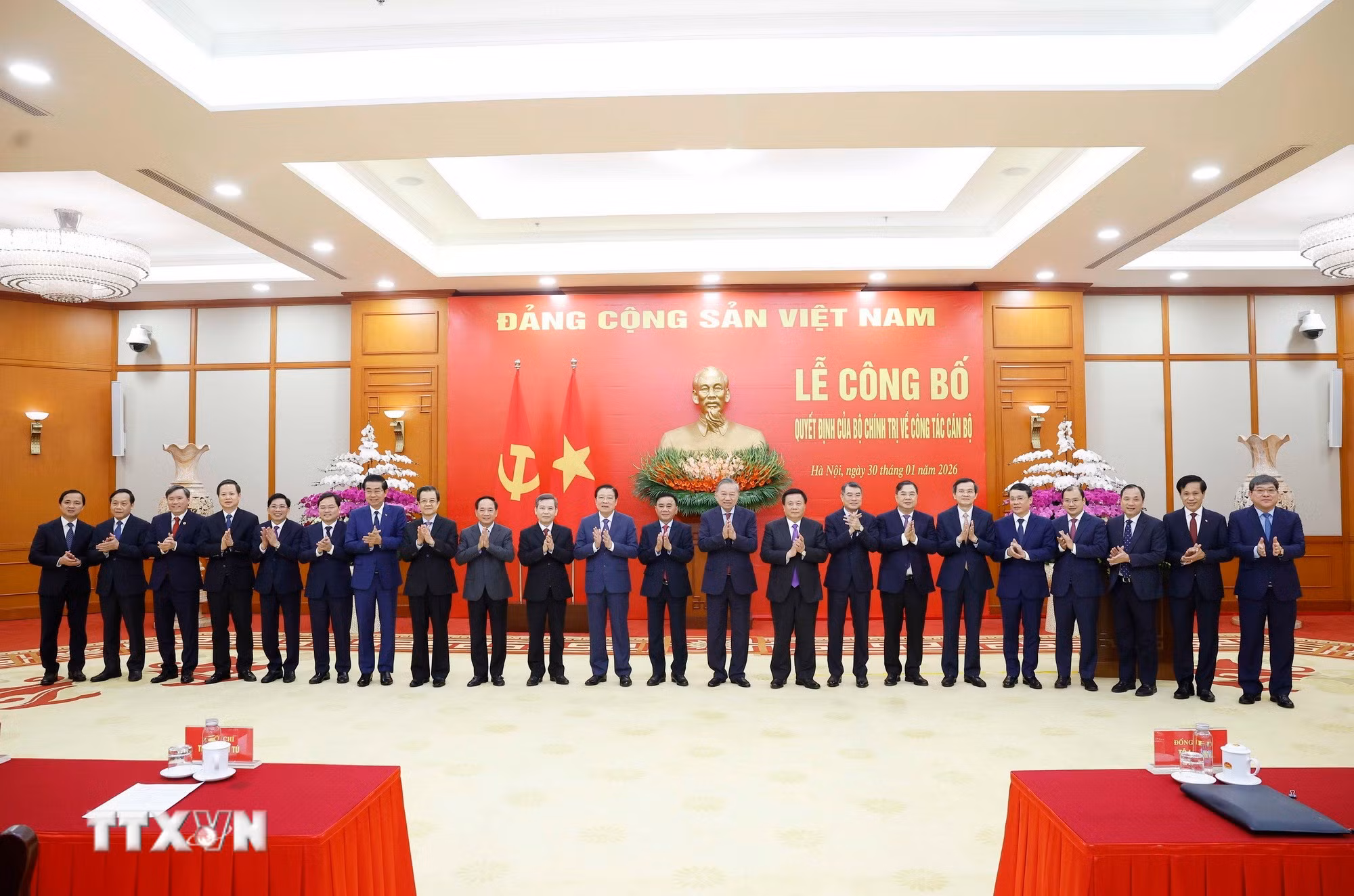 ttxvn-3001-tong-bi-thu-cong-tac-can-bo-9.jpg