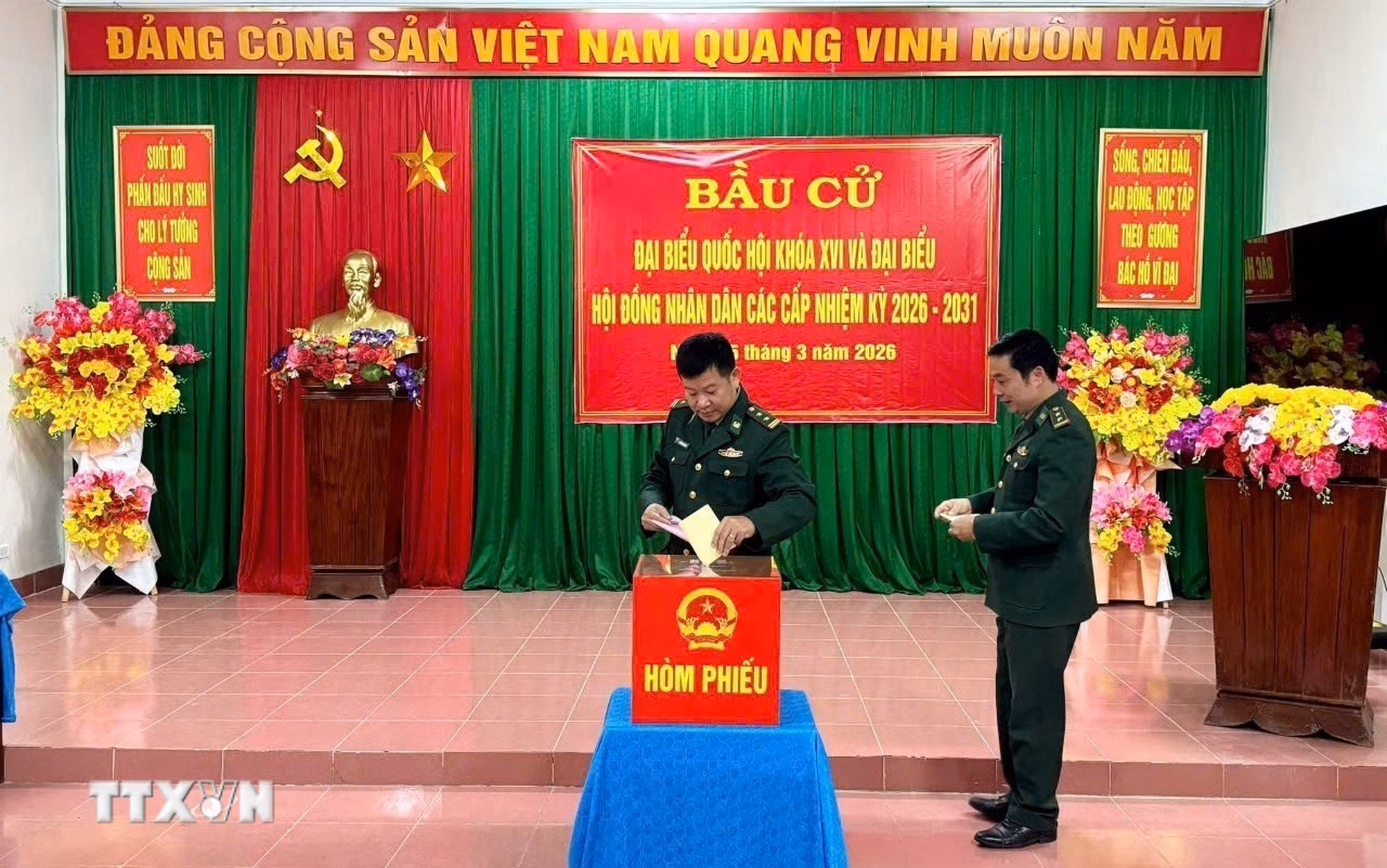 ttxvn-1503-cu-tri-chien-sy-quang-tri-2.jpg