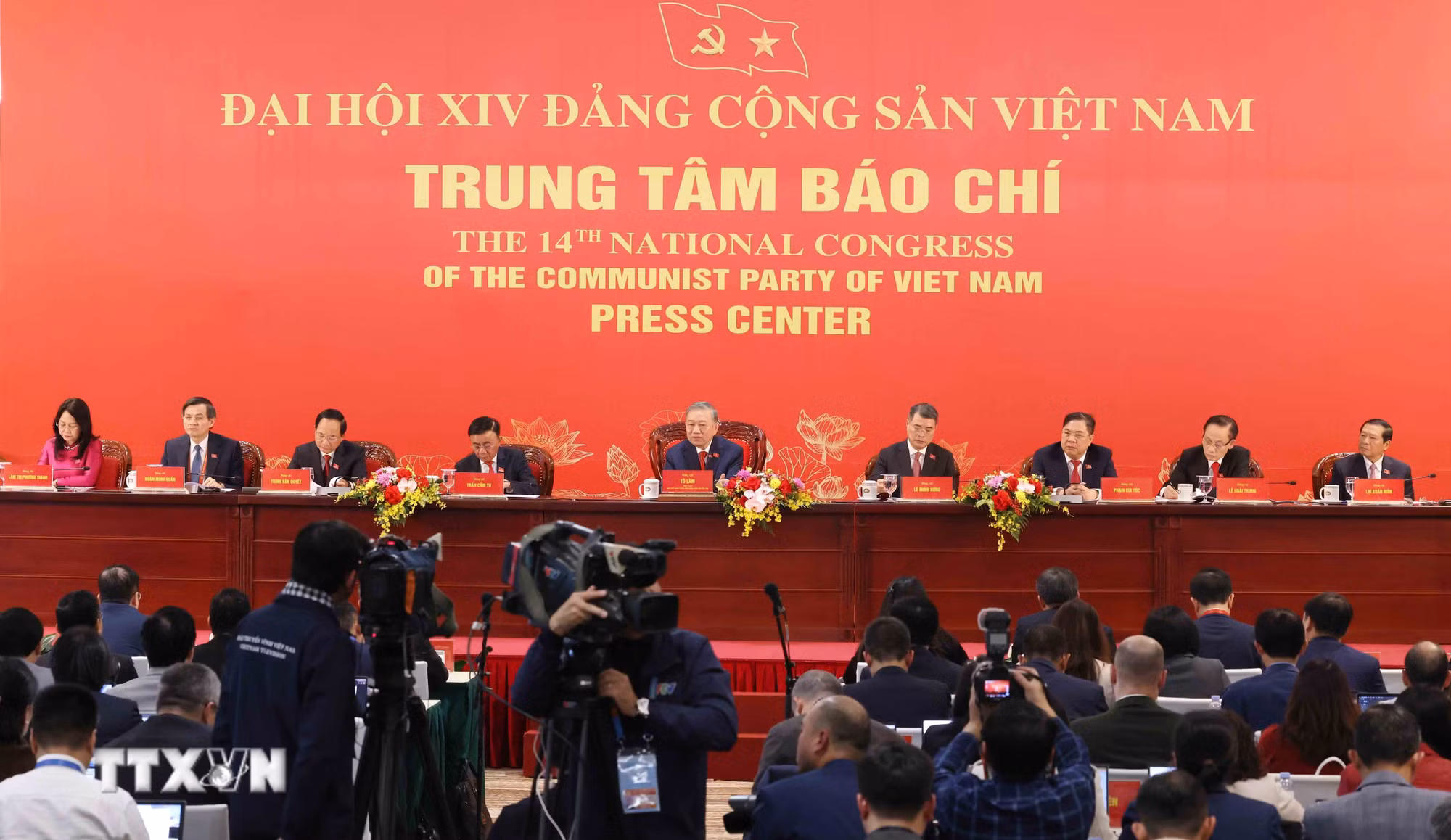 ttxvn-2301-tong-bi-thu-chu-tri-hop-bao-ket-qua-dai-hoi-dang-5.jpg