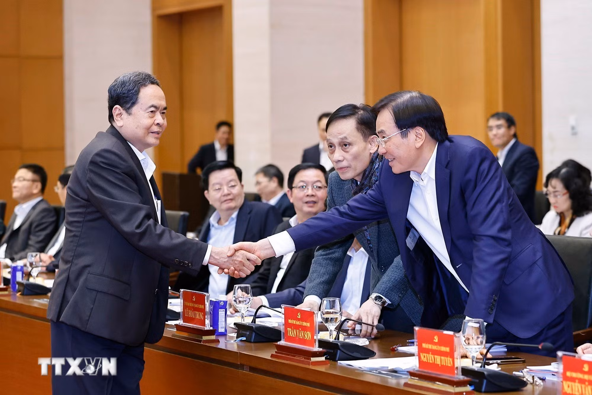 ttxvn-0903-thu-tuong-chu-tich-quoc-hoi-hop-chuong-trinh-ky-hop-thu-nhat-quoc-hoi-khoa-xvi-3.jpg