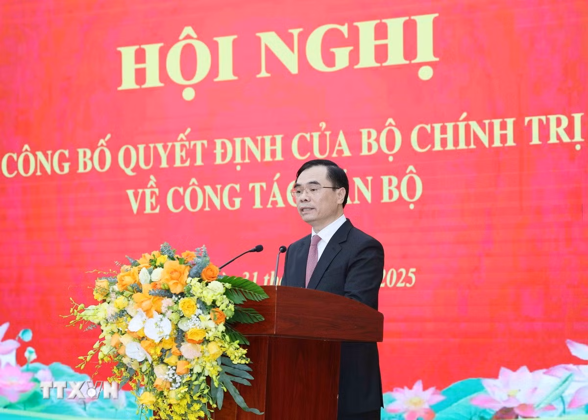 ttxvn-3112-duong-trung-y.jpg