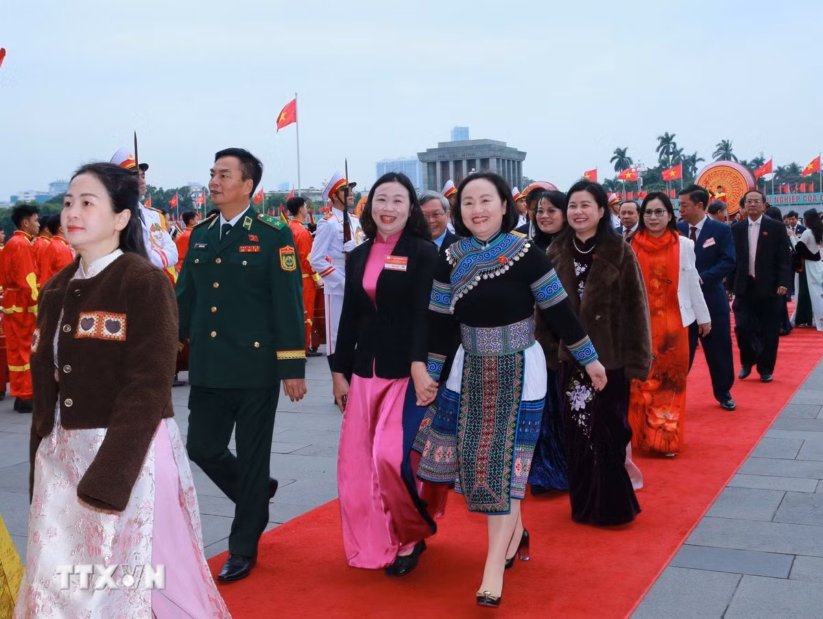 ttxvn-0601-ky-niem-80-nam-tong-tuyen-cu-dau-tien-10.jpg