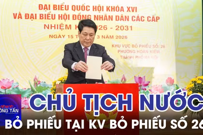 Chủ tịch nước bỏ phiếu tại Khu vực bỏ phiếu số 26, phường Hoàn Kiếm, Hà Nội 