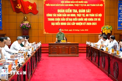 Quang cảnh Đoàn công tác của Hội đồng bầu cử Quốc gia làm việc với lãnh đạo tỉnh Tây Ninh. (Ảnh: Thanh Bình/TTXVN)