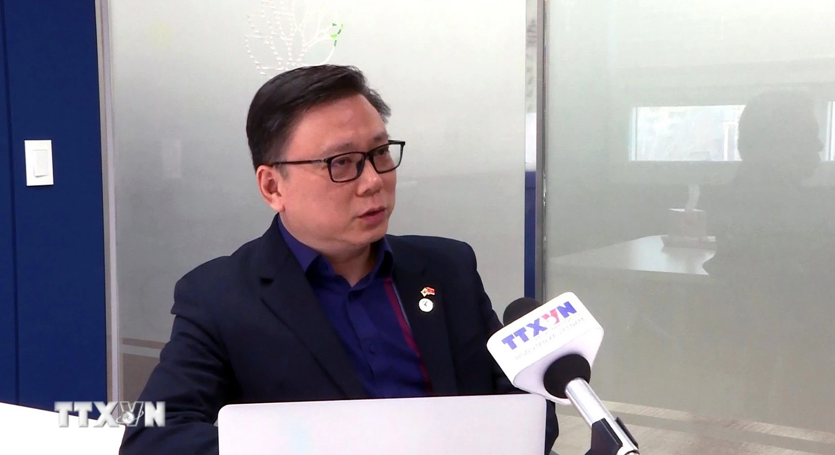 Ông Đào Tuấn Hùng, Chủ tịch Tổng hội người Việt Nam tại Hàn Quốc, trả lời phỏng vấn của phóng viên TTXVN tại Hàn Quốc. (Ảnh: Đức Thắng/TTXVN)