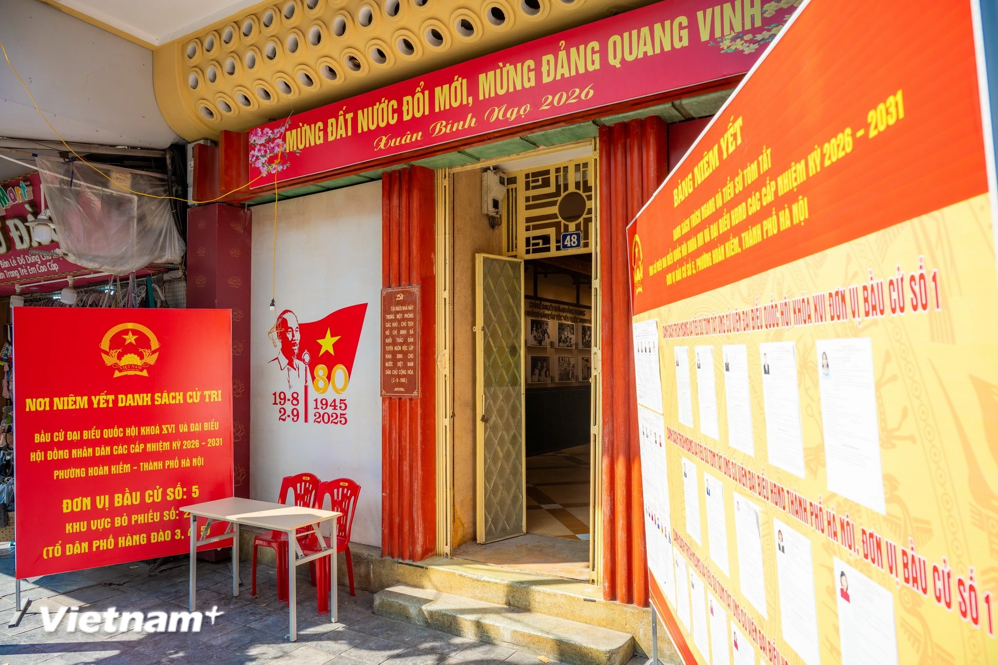Ngày mai (15/3), cử tri cả nước sẽ đi bầu cử đại biểu Quốc hội Việt Nam khóa XVI và đại biểu Hội đồng nhân dân các cấp nhiệm kỳ 2026-2031. (Ảnh: Minh Sơn/Vietnam+)