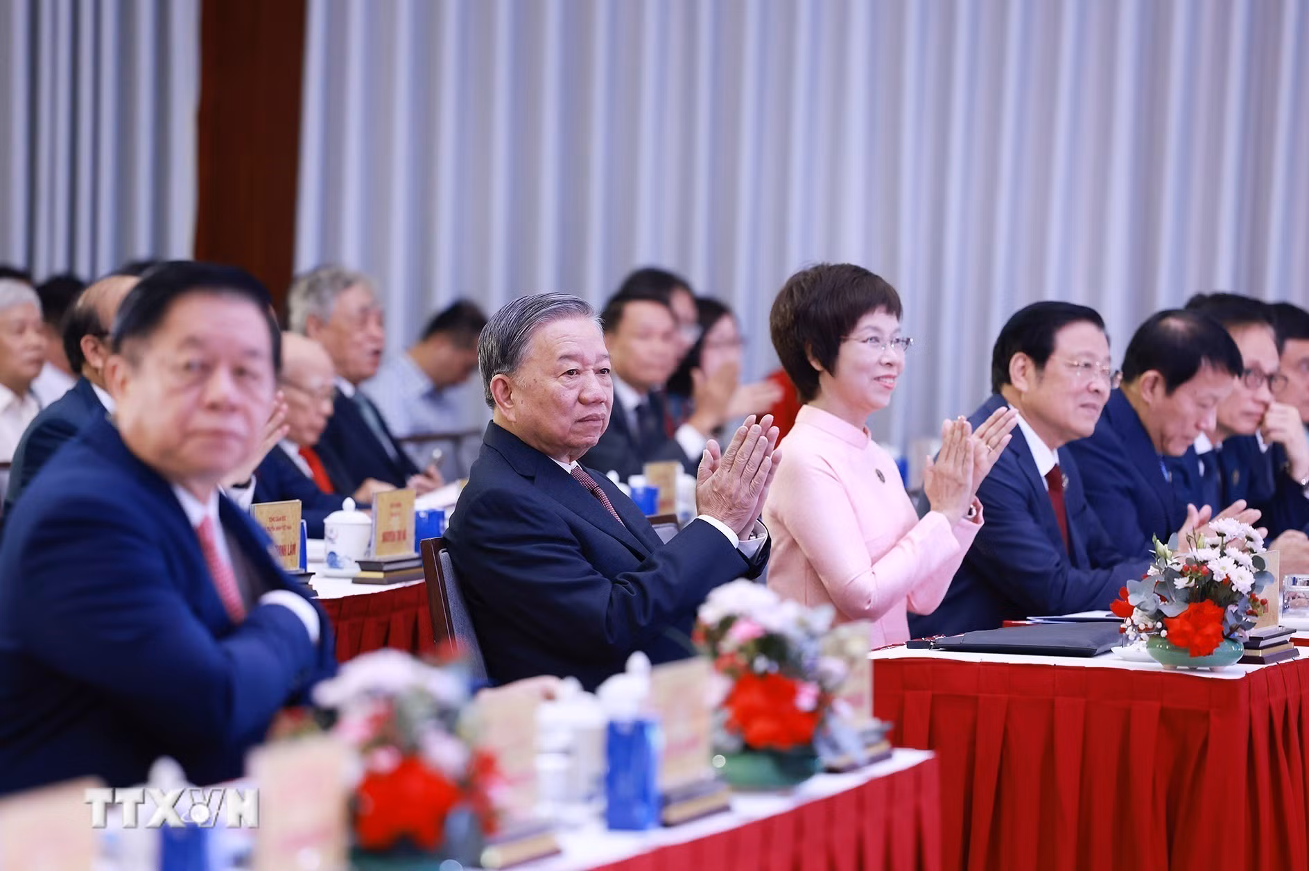 ttxvn-tong-bi-thu-to-lam-du-le-ky-niem-80-nam-ngay-truyen-thong-thong-tan-xa-viet-nam-8273964-1.jpg