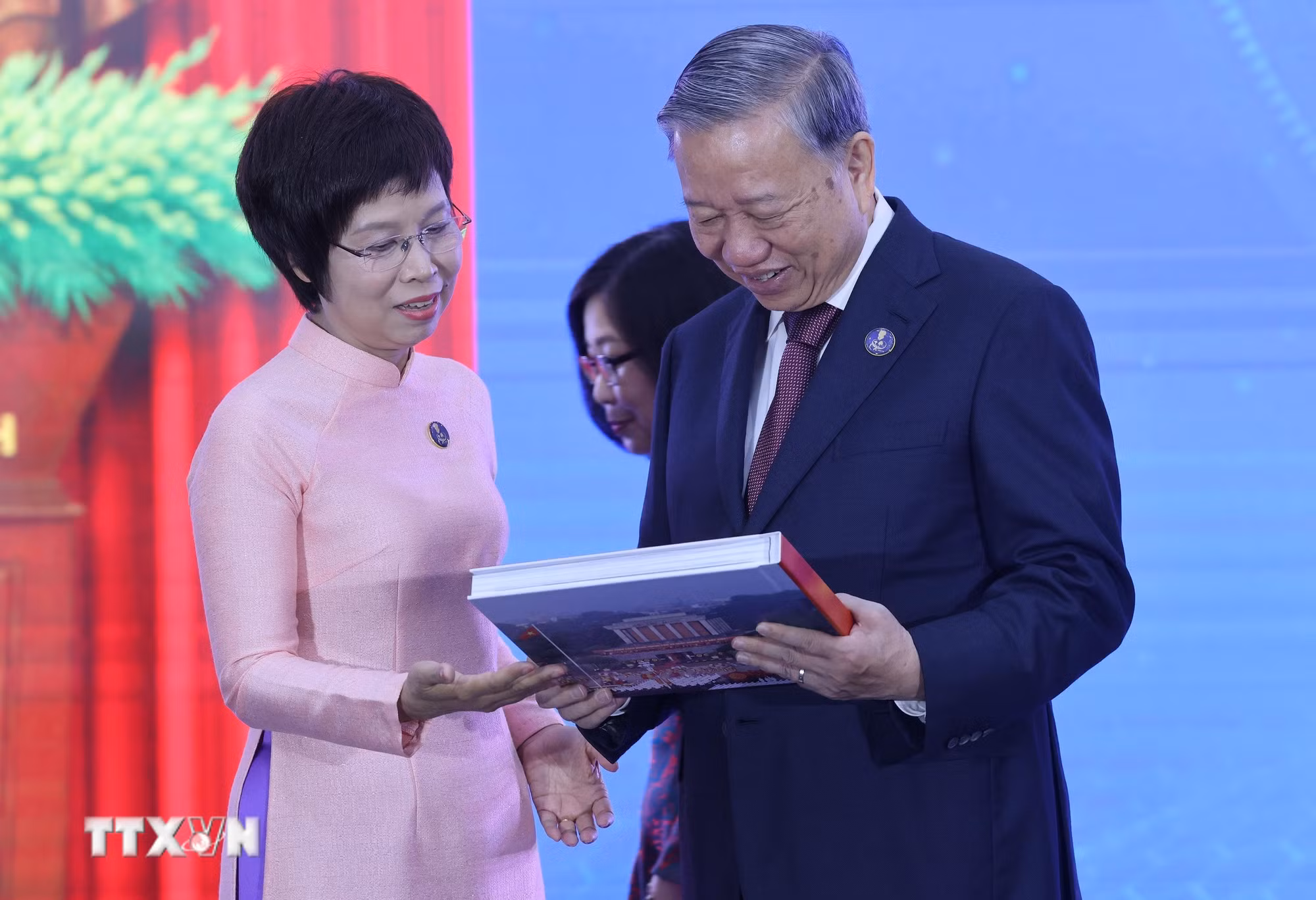 ttxvn-tong-bi-thu-to-lam-du-le-ky-niem-80-nam-ngay-truyen-thong-thong-tan-xa-viet-nam-8274114-1.jpg