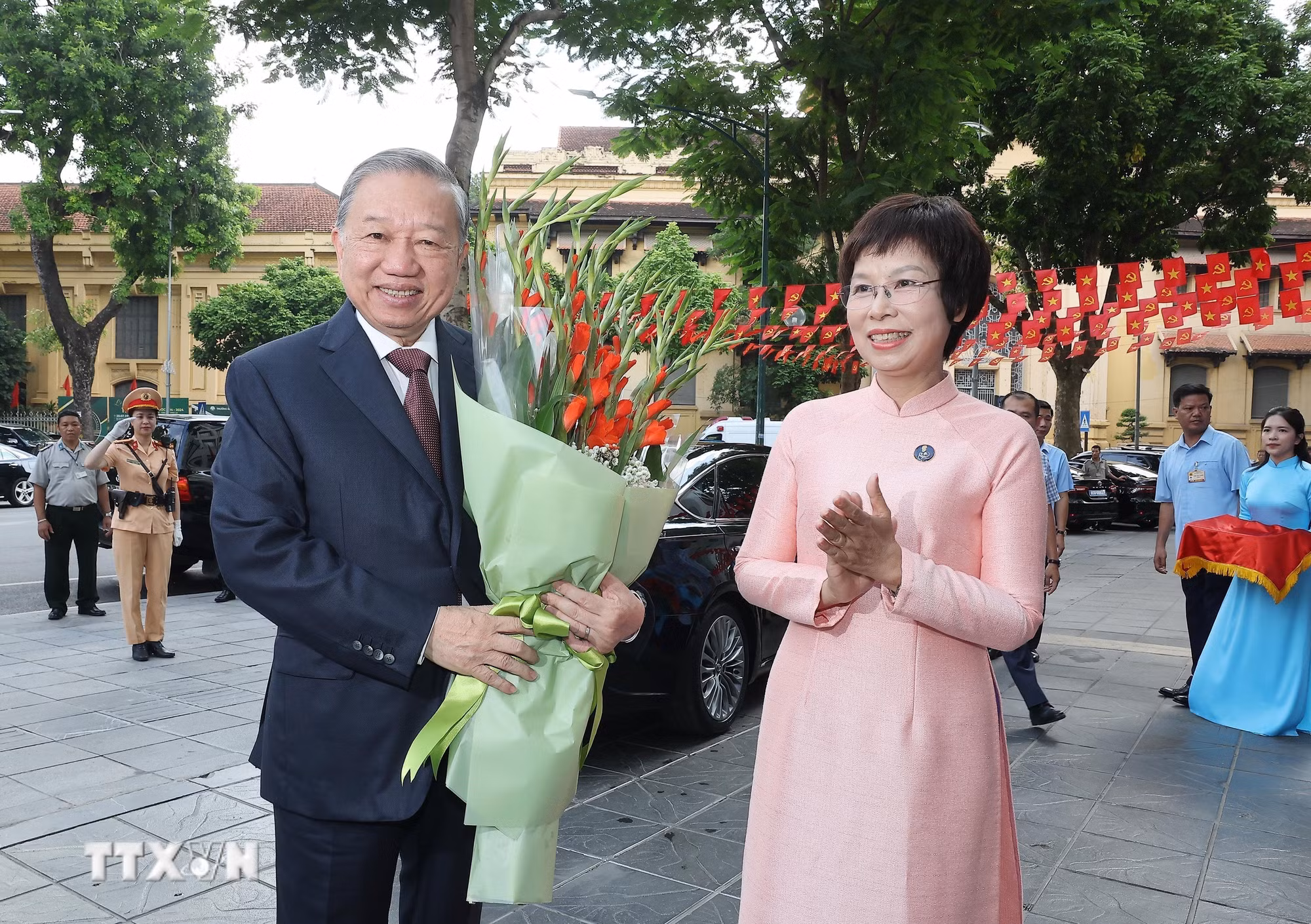 ttxvn-tong-bi-thu-to-lam-du-le-ky-niem-80-nam-ngay-truyen-thong-thong-tan-xa-viet-nam-8273937-3.jpg