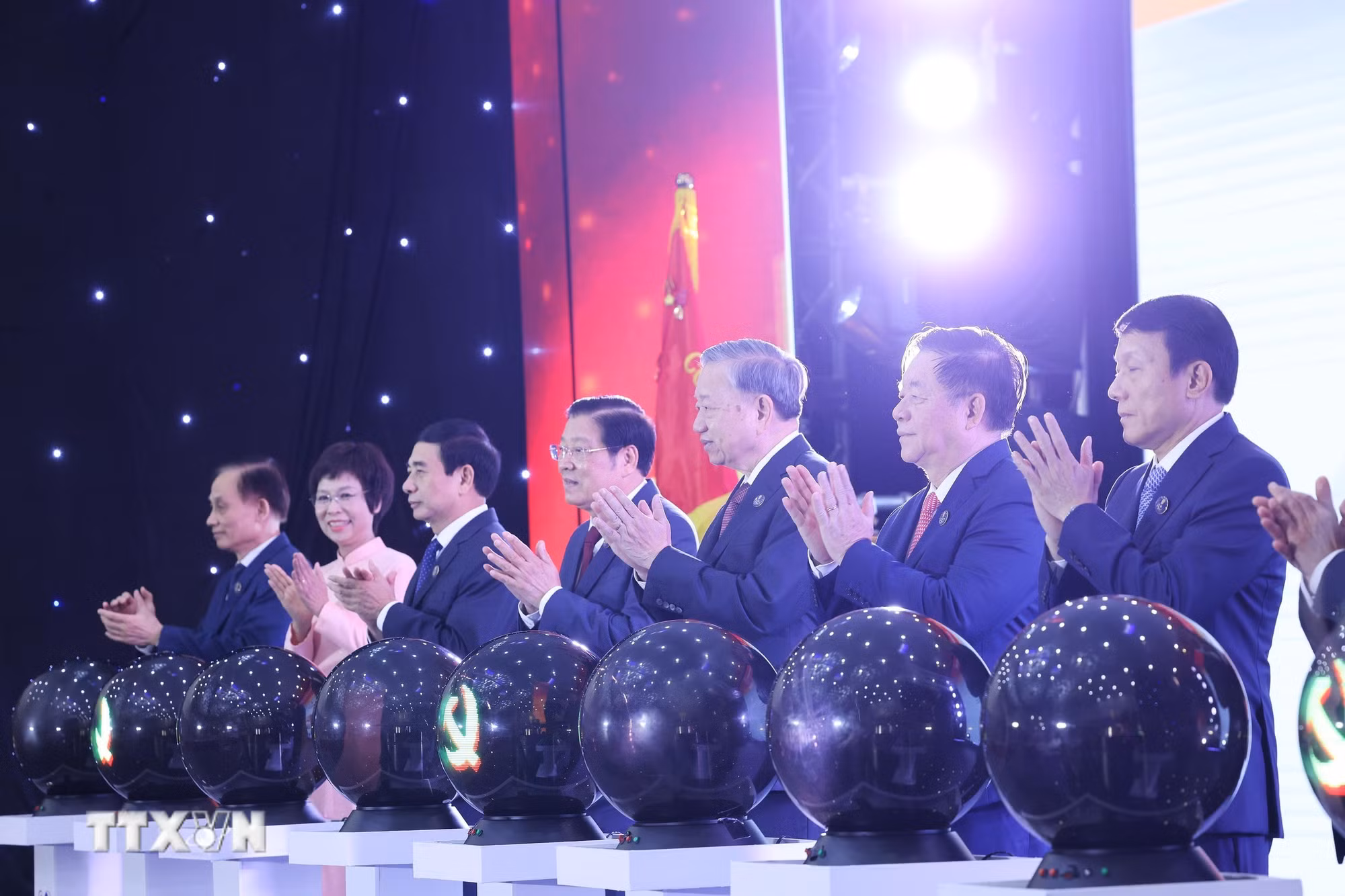ttxvn-tong-bi-thu-to-lam-du-le-ky-niem-80-nam-ngay-truyen-thong-thong-tan-xa-viet-nam-16-phut-truoc-8274096-2.jpg