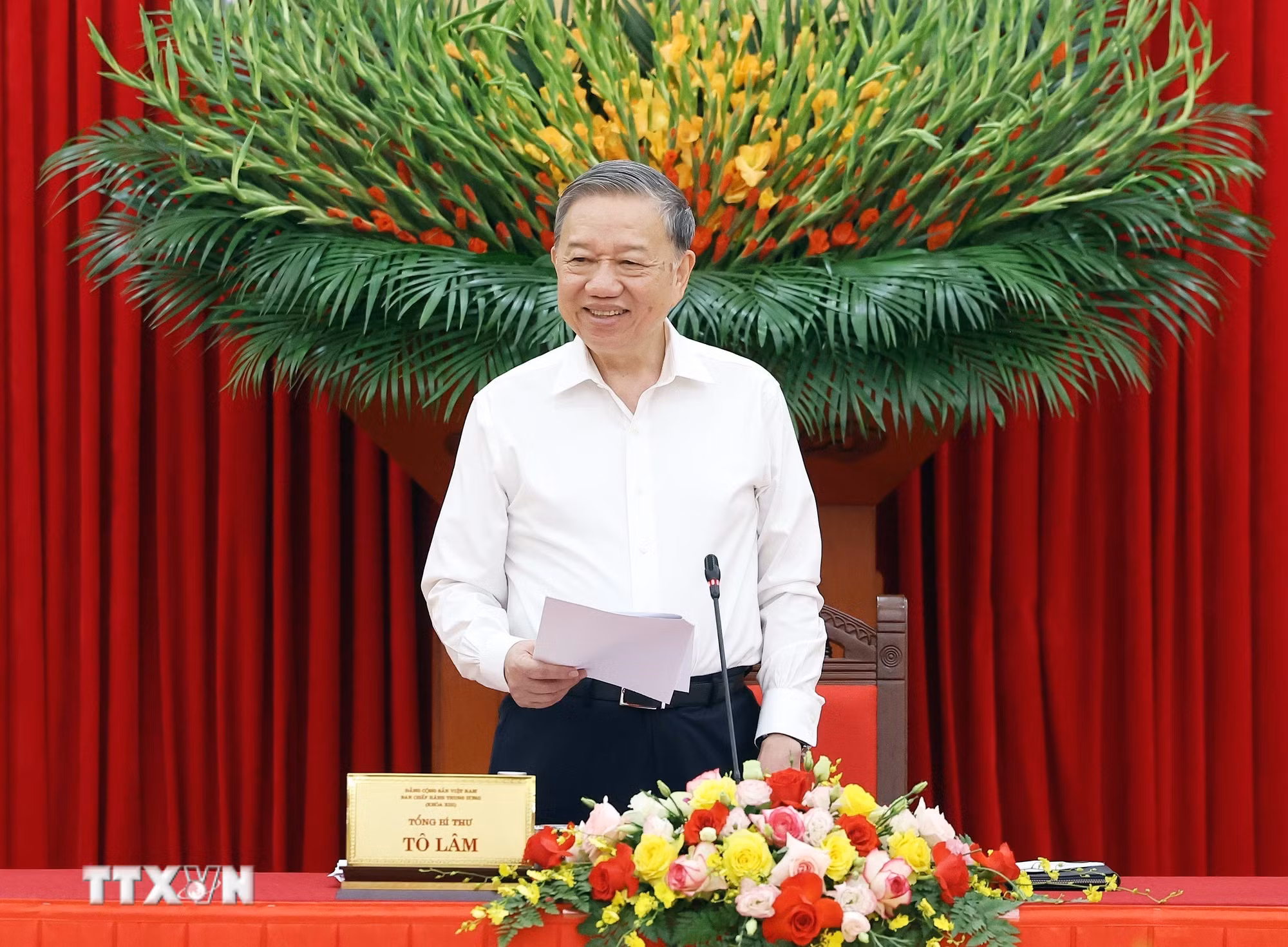 ttxvn-tong-bi-thu-to-lam-chu-tri-lam-viec-voi-ban-thuong-vu-dang-uy-bo-ngoai-giao-8276556-5.jpg