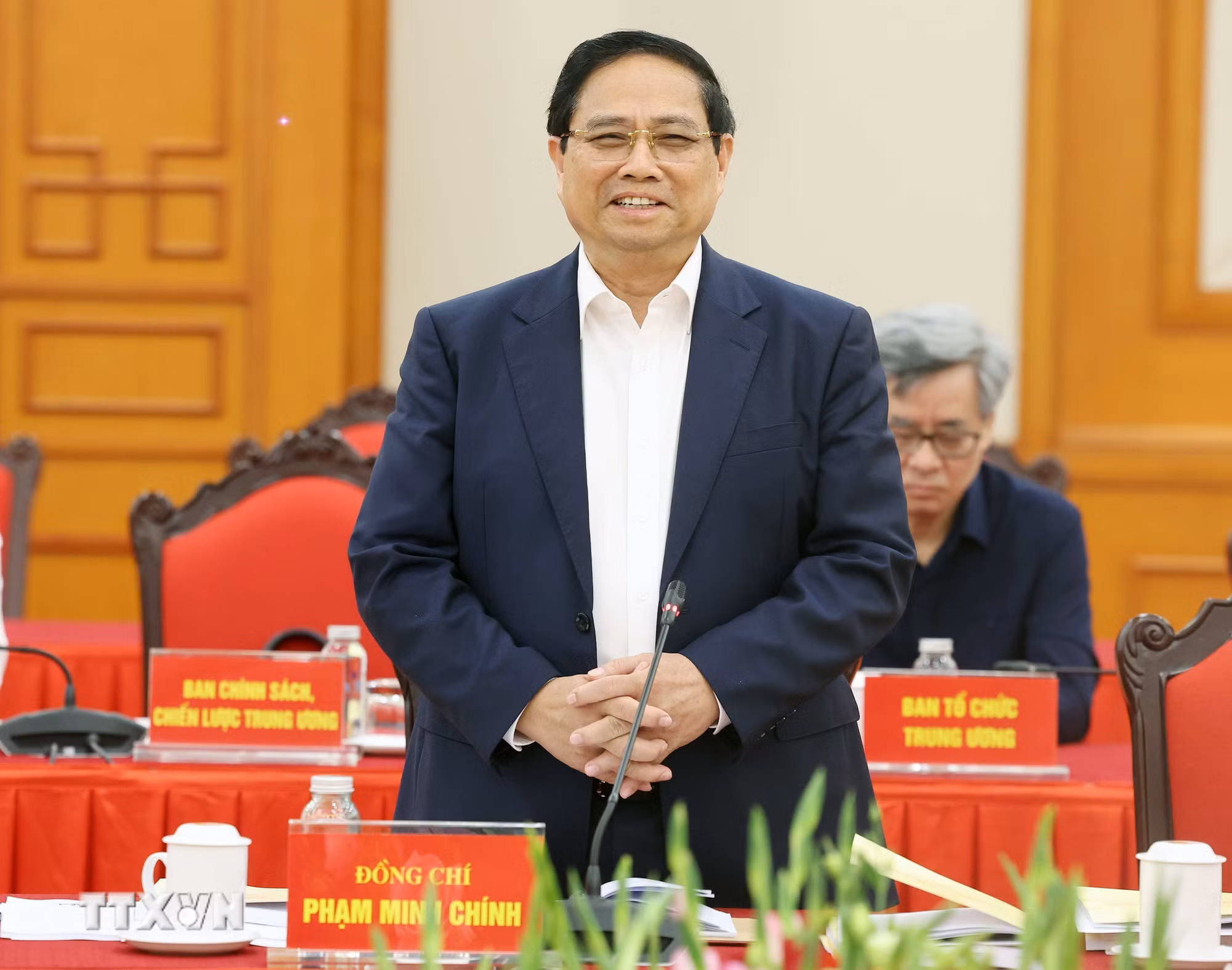 ttxvn-tong-bi-thu-to-lam-chu-tri-buoi-lam-viec-voi-ban-thuong-vu-dang-uy-chinh-phu-8266959-4.jpg