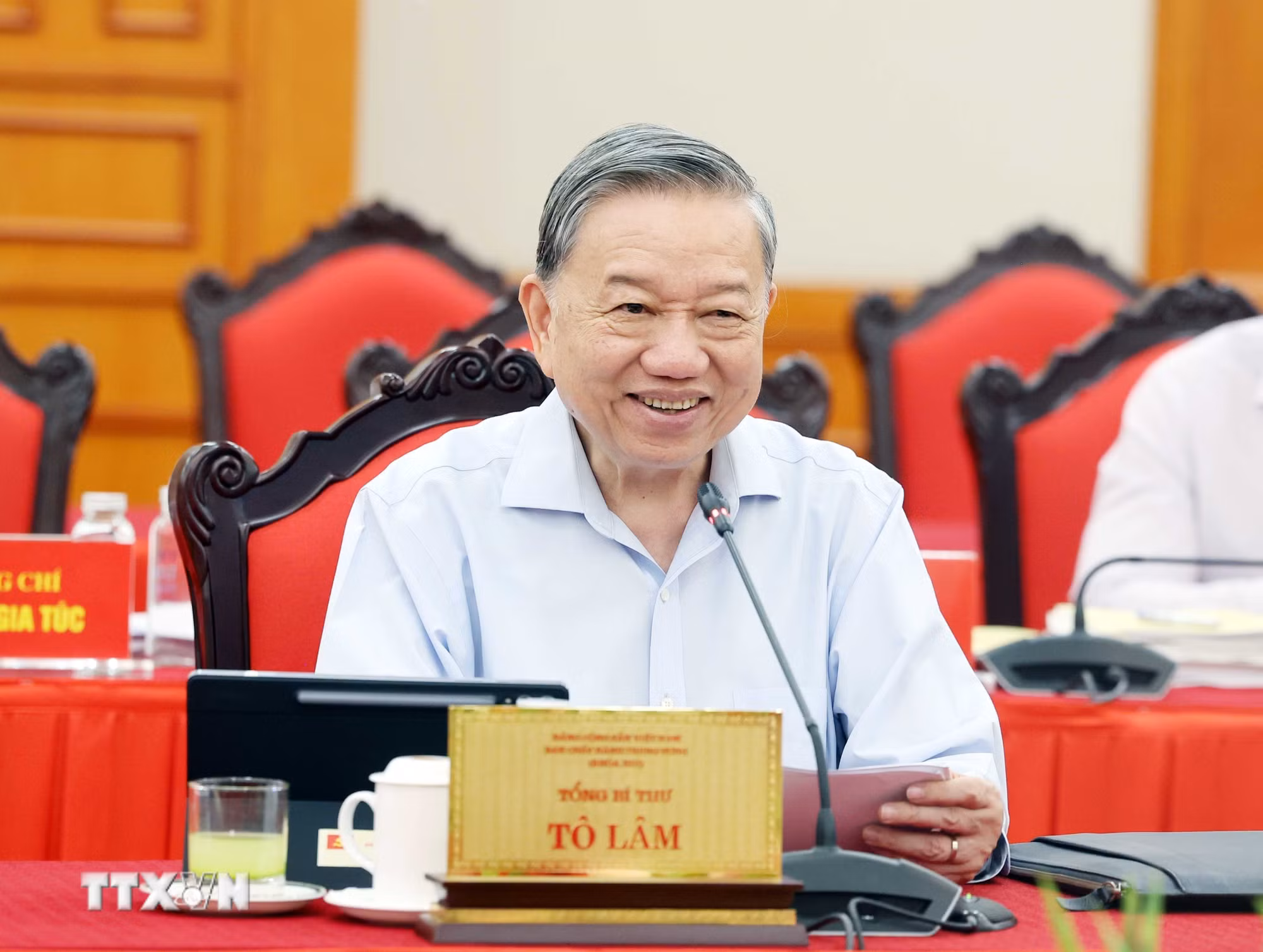 ttxvn-tong-bi-thu-to-lam-chu-tri-buoi-lam-viec-voi-ban-thuong-vu-dang-uy-chinh-phu-8266959-1.jpg