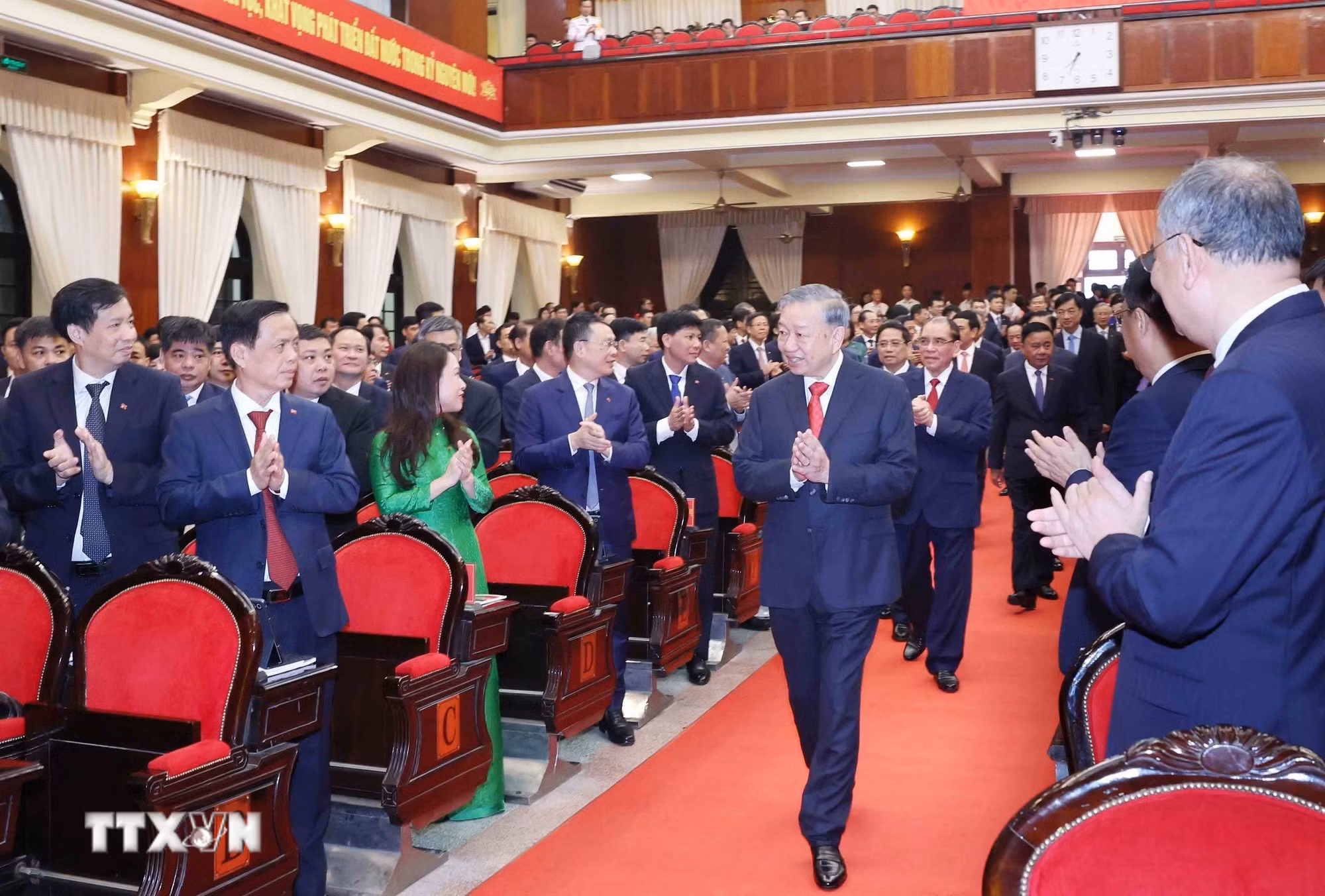 ttxvn-tien-toi-dai-hoi-xiv-cua-dang-dai-hoi-dai-bieu-dang-bo-cac-co-quan-dang-trung-uong-lan-thu-nhat-8292884-2.jpg