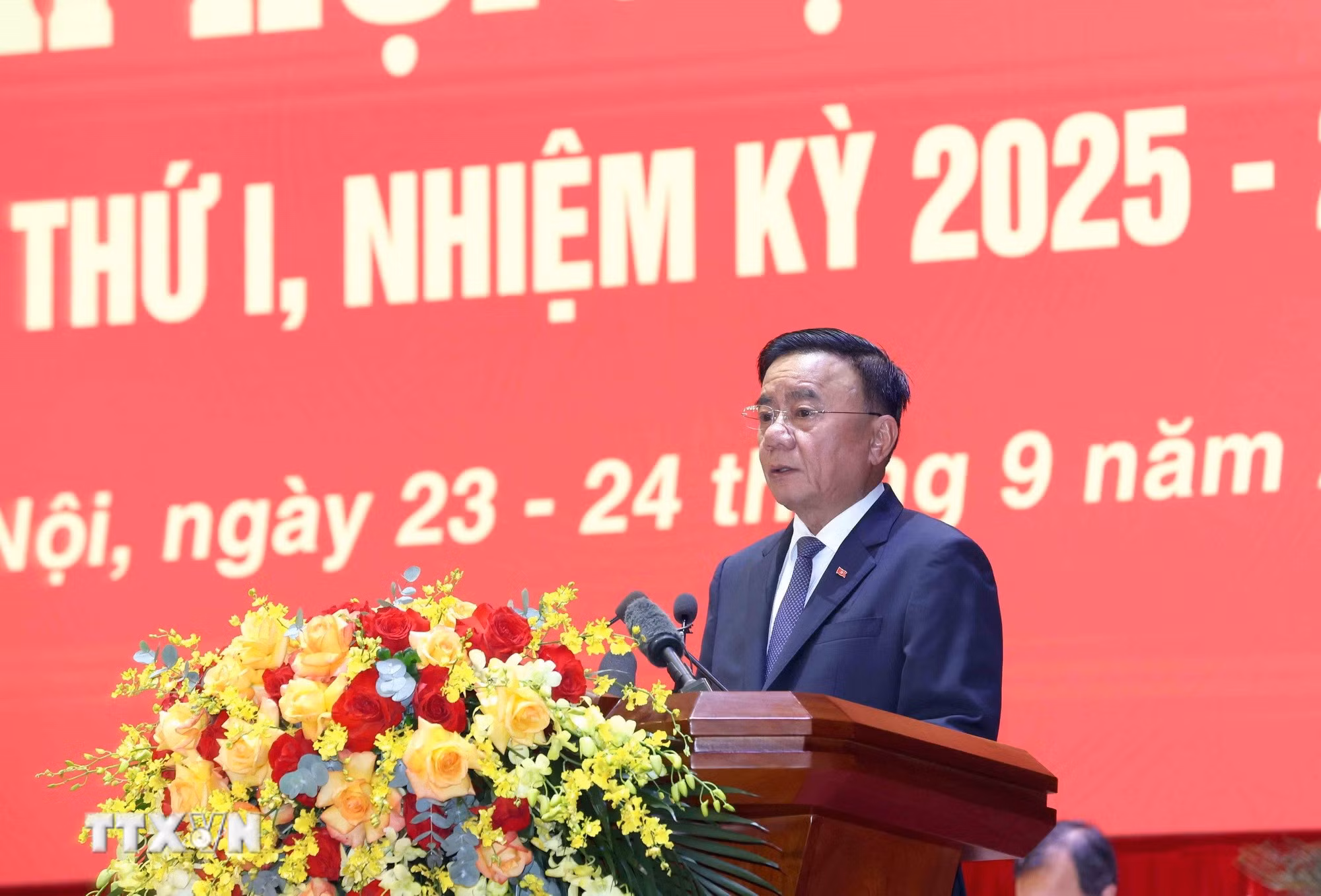 ttxvn-tien-toi-dai-hoi-xiv-cua-dang-dai-hoi-dai-bieu-dang-bo-cac-co-quan-dang-trung-uong-lan-thu-nhat-8292884-5.jpg