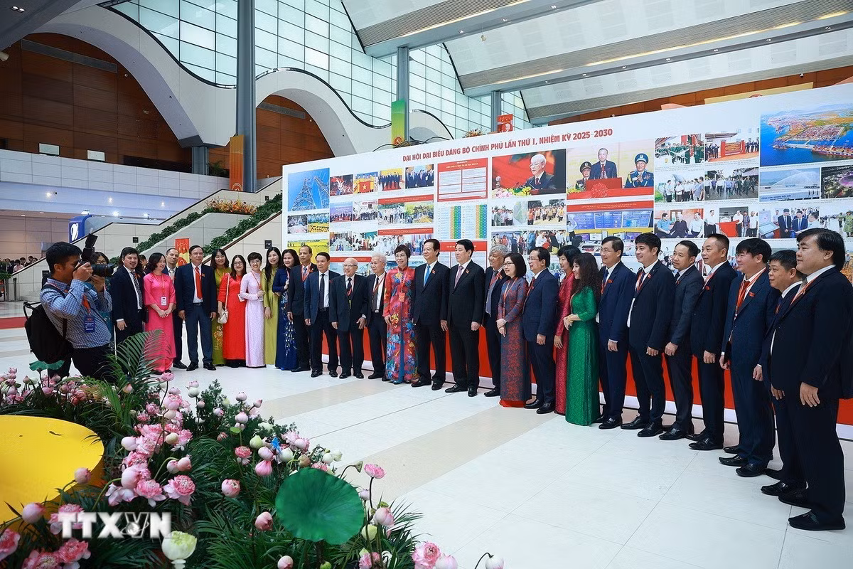 ttxvn-chu-tich-nuoc-tham-quan-trung-bay-anh-cua-7.jpg