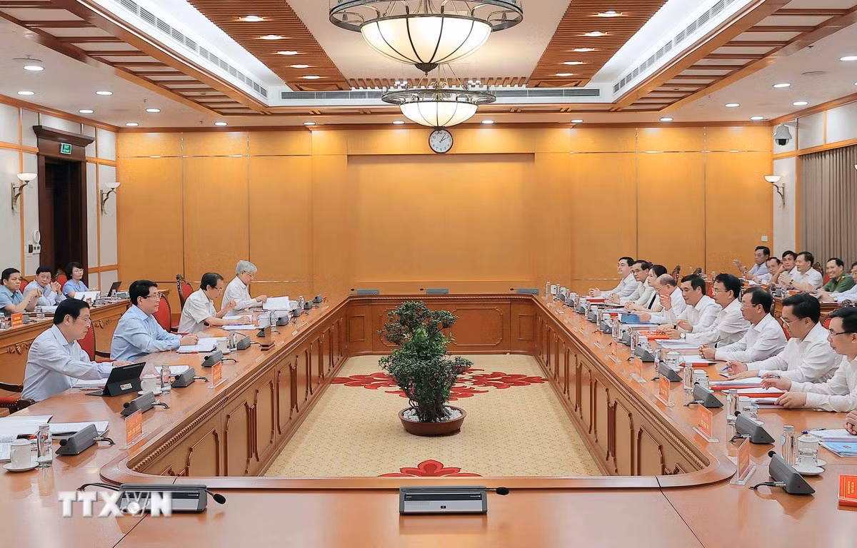 ttxvn-chu-tich-nuoc-lam-viec-voi-ban-thuong-vu-tinh-uy-phu-tho.jpg