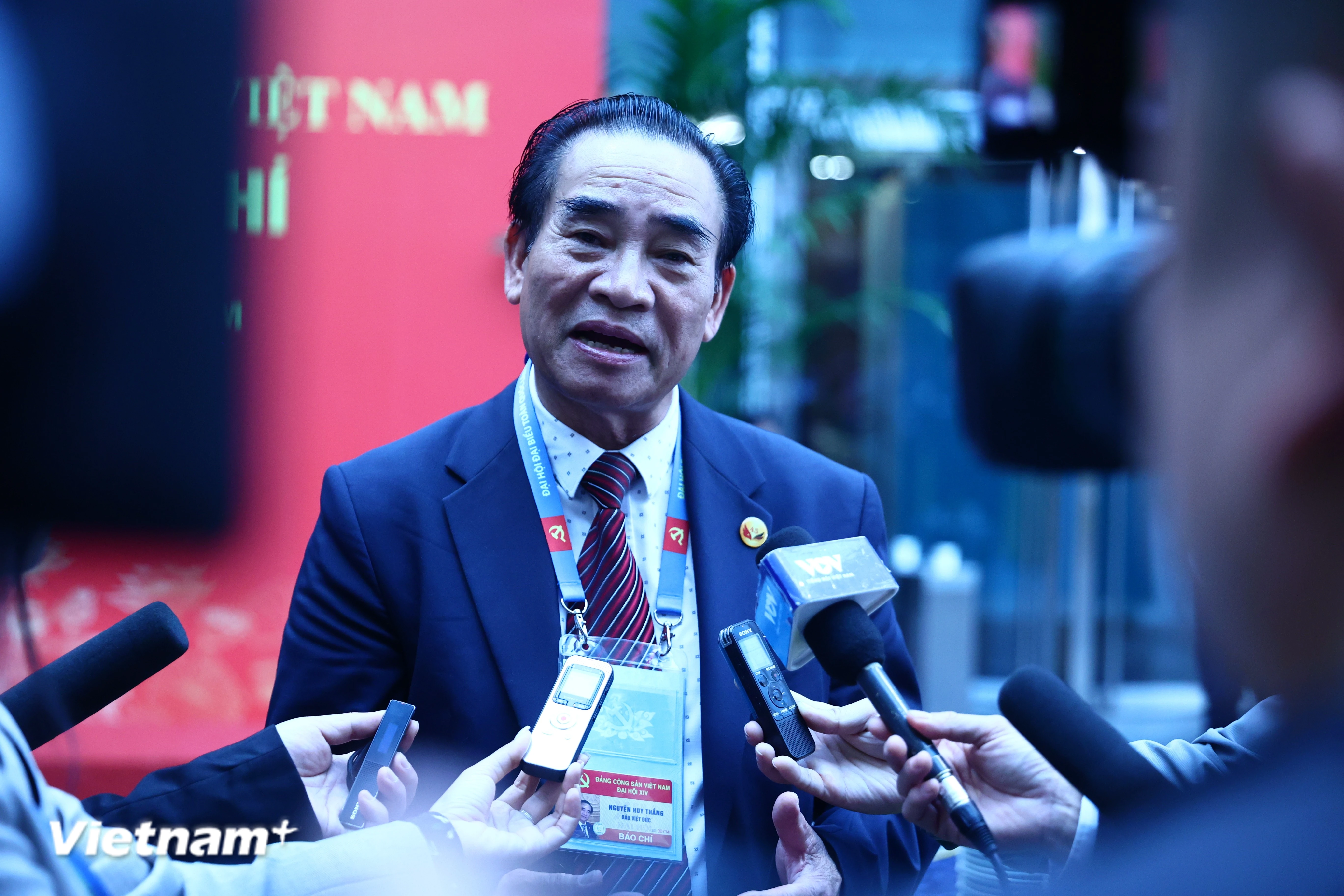 Nhà báo Việt kiều Nguyễn Huy Thắng, Tổng biên tập Báo Việt Đức và Truyền hình Việt-Đức VDTV, một gương mặt có uy tín trong cộng đồng người Việt tại Berlin. (Ảnh: Hùng Võ/Vietnam+)