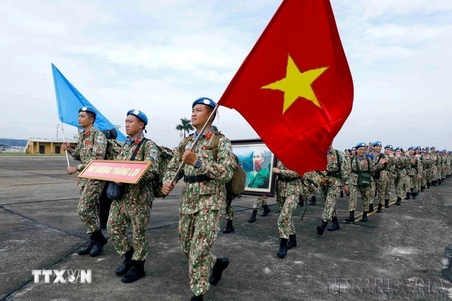 Đội Công binh số 2 lên đường thực hiện nhiệm vụ gìn giữ hòa bình Liên hợp quốc tại Phái bộ UNISFA, khu vực Abyei (8/2023). (Ảnh: TTXVN)
