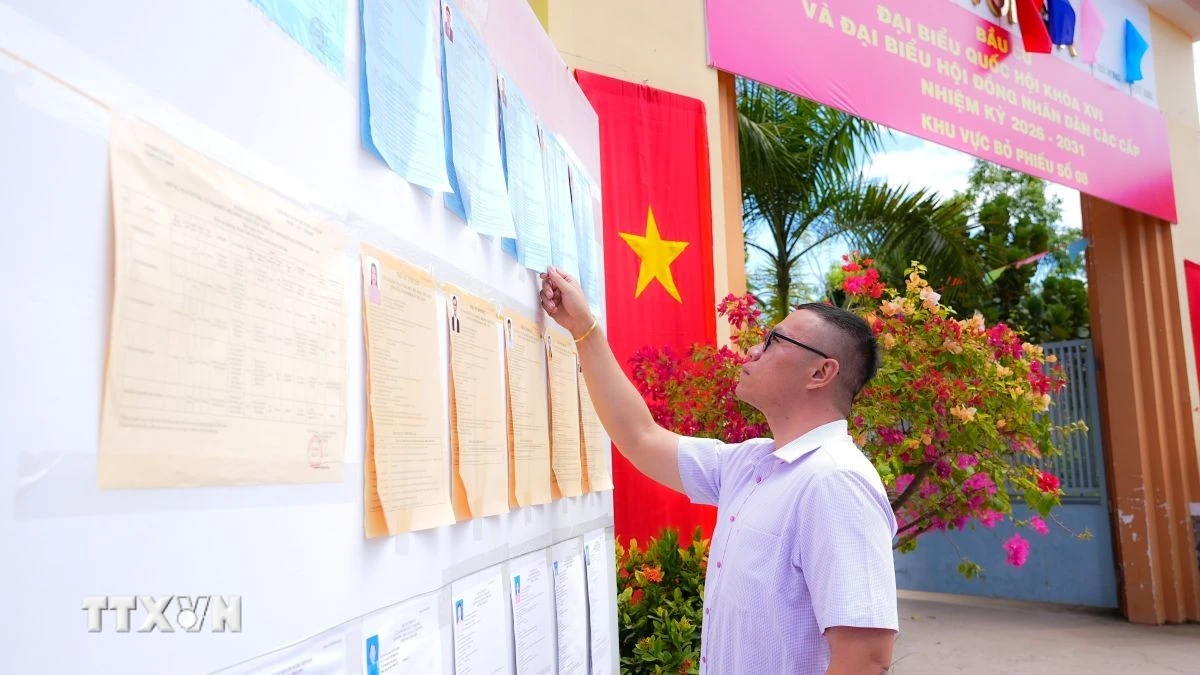 Cử tri phường Tân Ninh, tỉnh Tây Ninh. (Ảnh: Minh Phú/TTXVN)