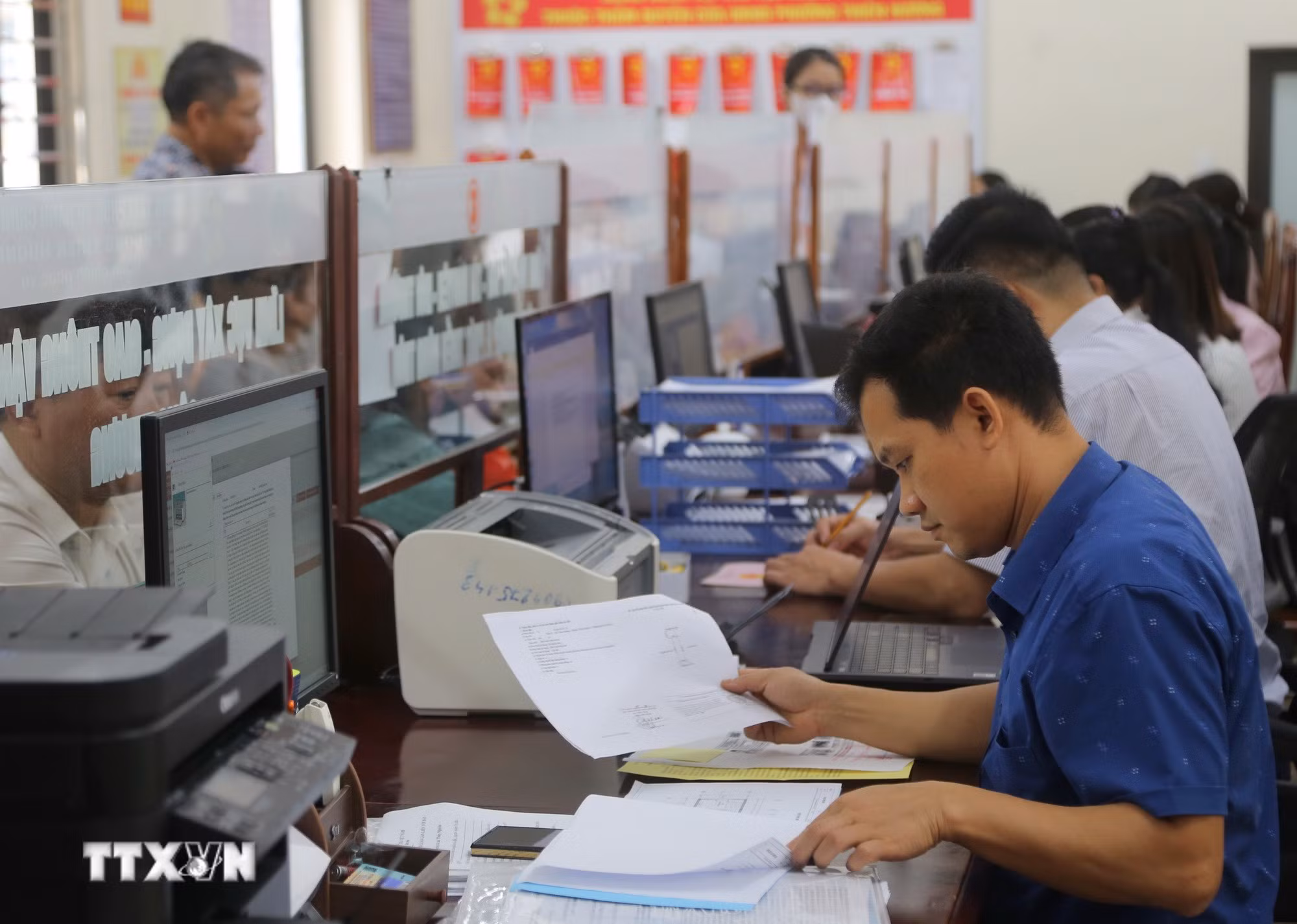 ttxvn-chinh-quyen-2-cap-4.jpg